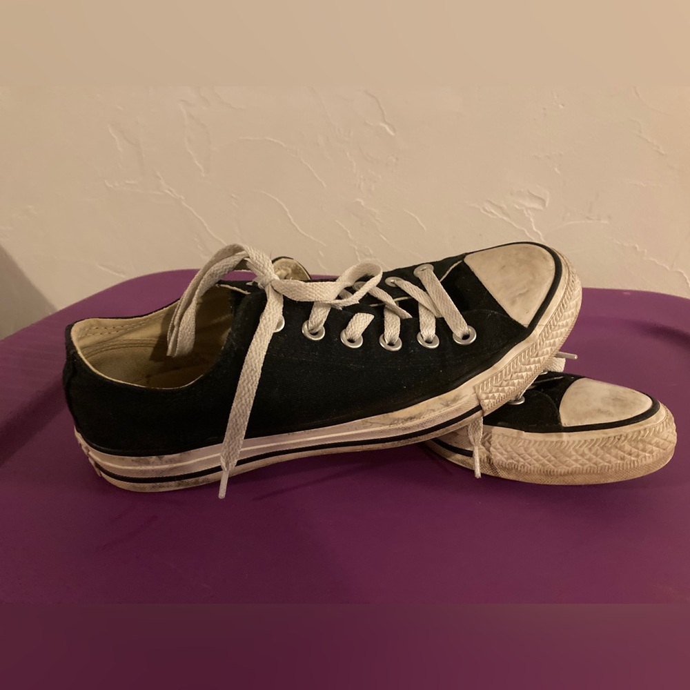 Converse low rise black chuck taylor shoes size 8 women’s
